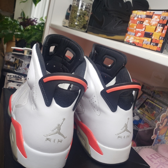 Air Jordan 6 Retro "White Infrared" - Picture 3 of 6